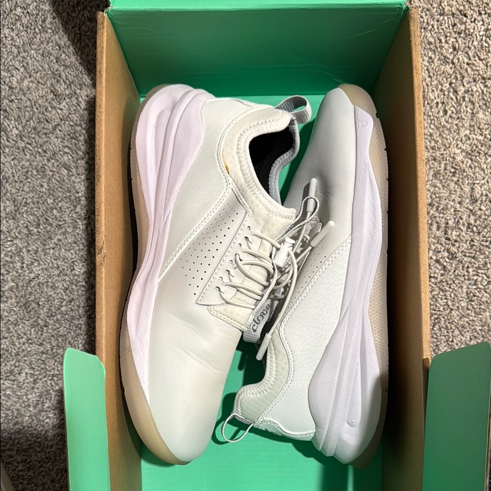 Clove Classic Brilliant White Sneakers